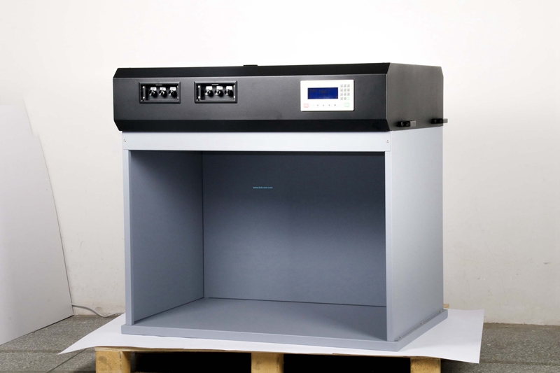 T90-7 color light box with knobs
